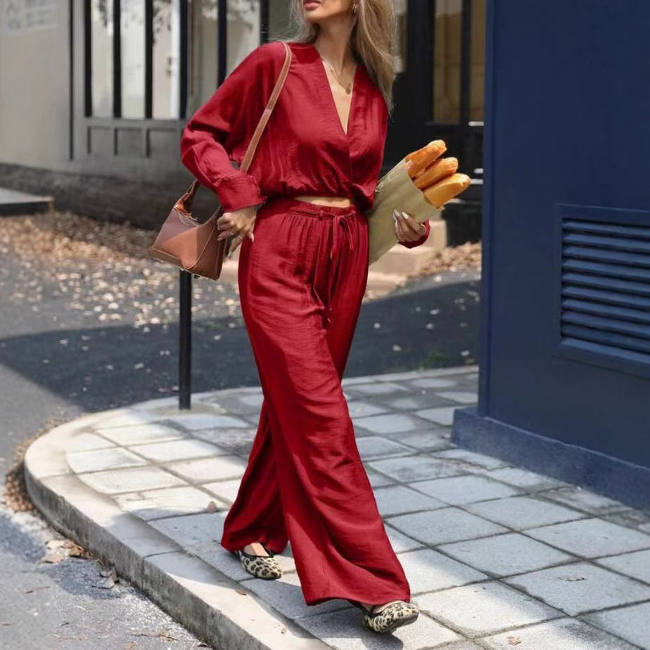 Ensemble haut et pantalon à col en V et manches longues